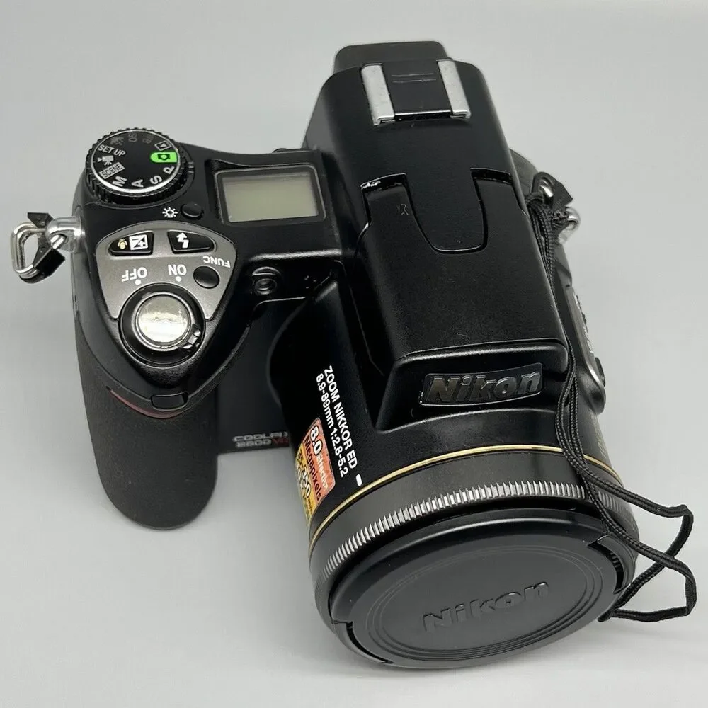 Nikon Coolpix 8800 VR 8MP Digital Camera BODY ONLY - WORKS - NO BATTERY/CHARGER